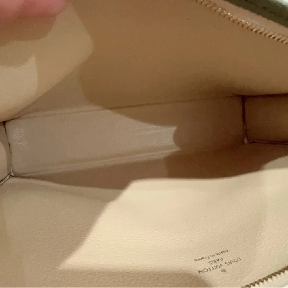 Authentic Louis Vuitton Toiletry Pouch 26 Monogram Giant Khaki Green White